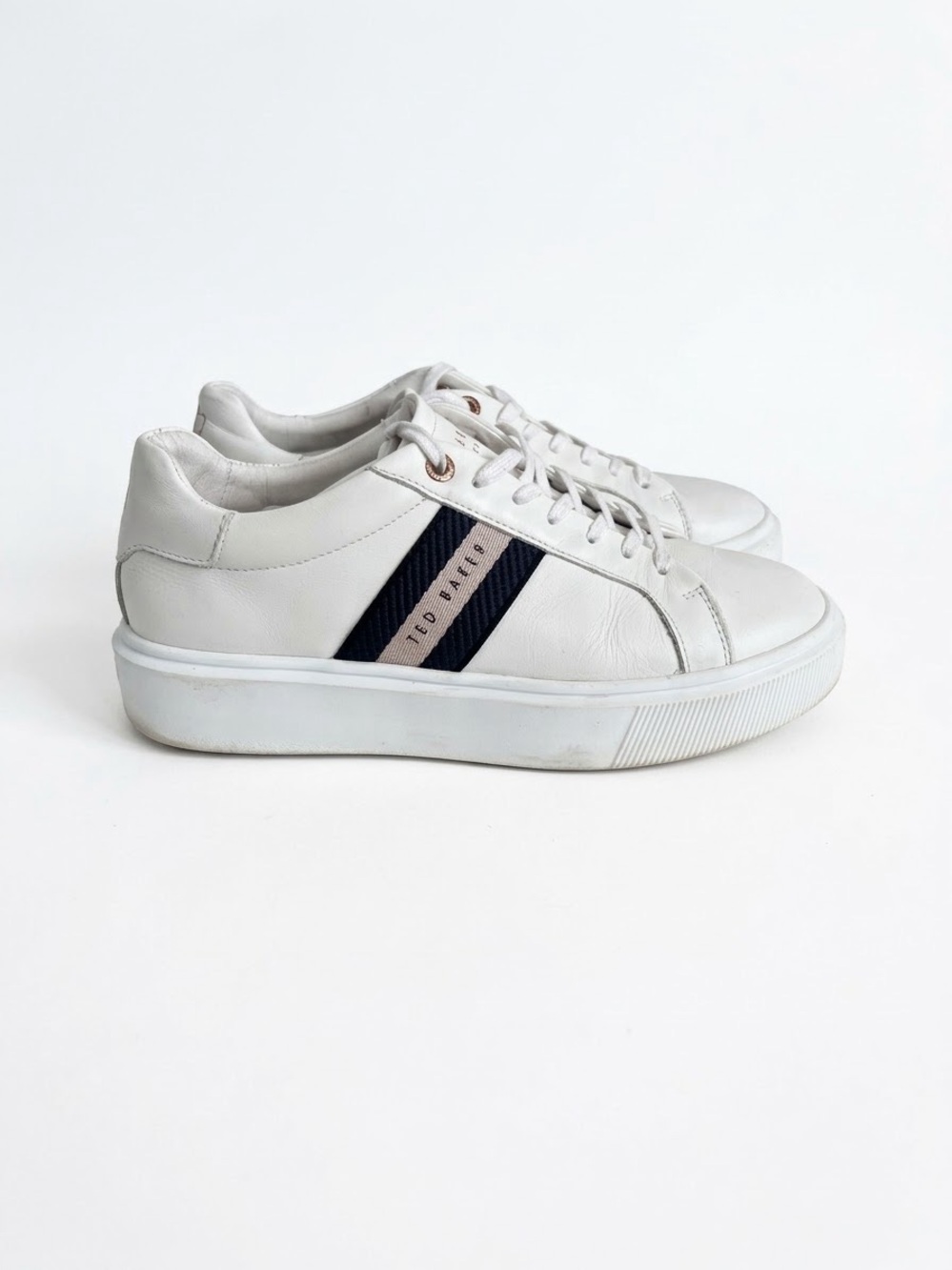 Ted Baker Bailiy White Leather Sneakers with Navy and Blush Stripe Size 7.5